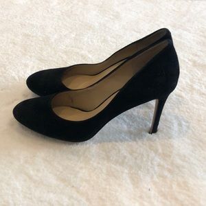 Ann Taylor Almond Toe Black Suede Pump